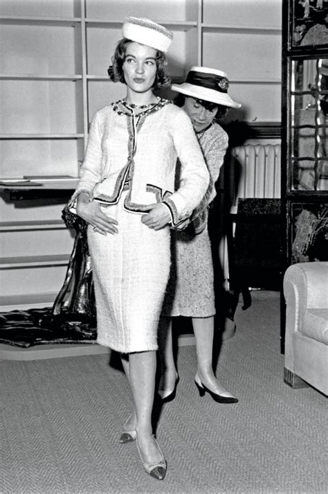 coco chanel chaqueta|Chanel jacket designer.